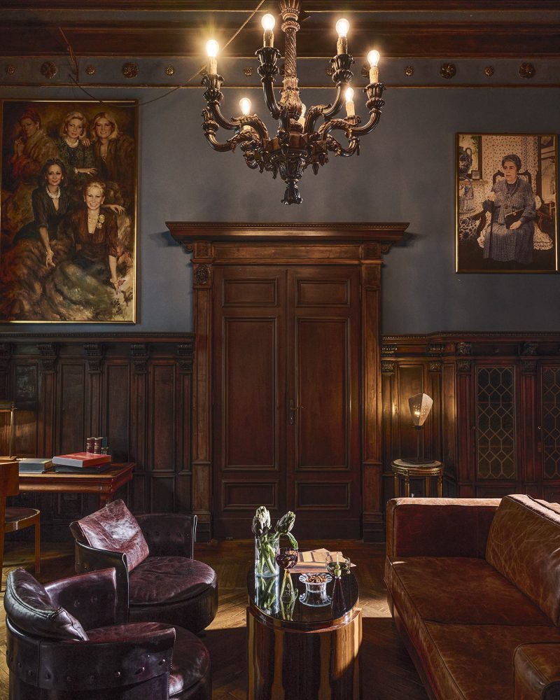 IV - V The Noble Floor Suite