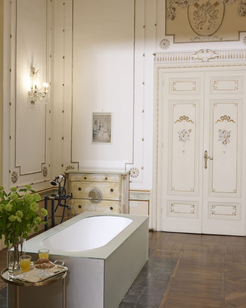 IV - V The Noble Floor Suite 3